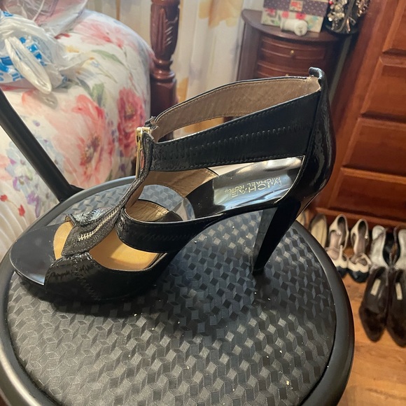 Shoes - Picture 3 of 3